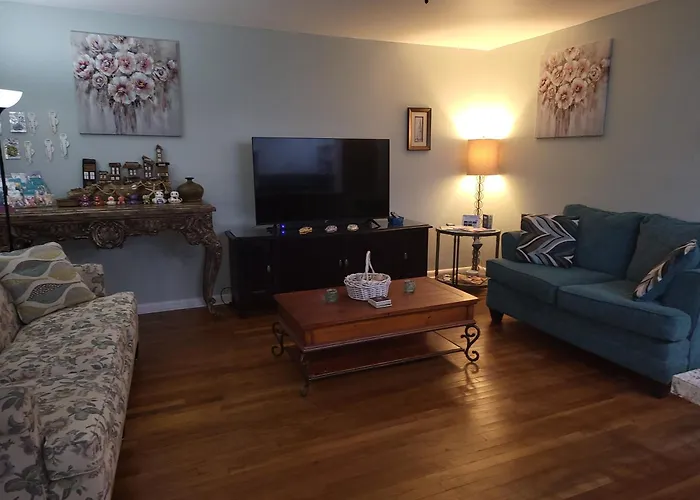 Paradise - 3br 2full Bath In Upscale Area 5 Min To And Downtown * Pensacola