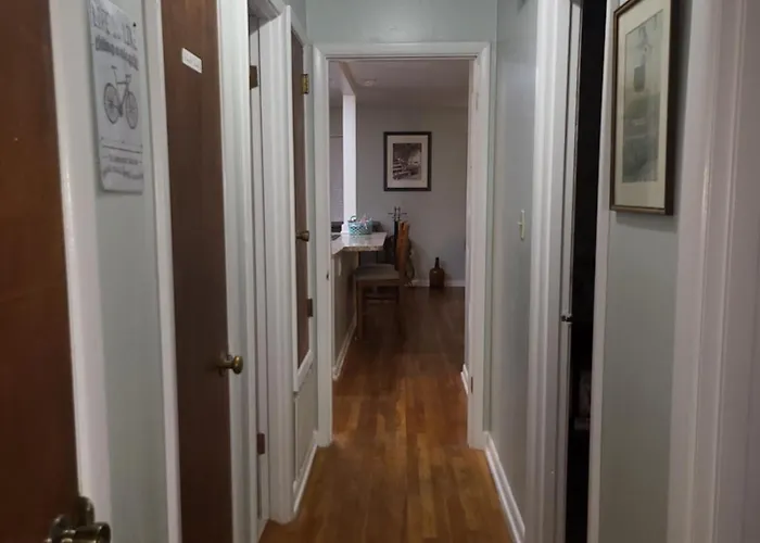 Chalet Paradise - 3br 2full Bath In Upscale Area 5 Min To And Downtown