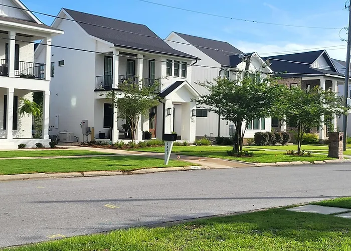 Paradise - 3br 2full Bath In Upscale Area 5 Min To And Downtown * Pensacola